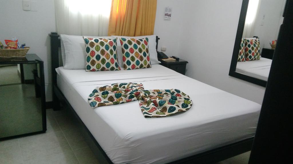 Hotel Colonial Pereira Exterior photo